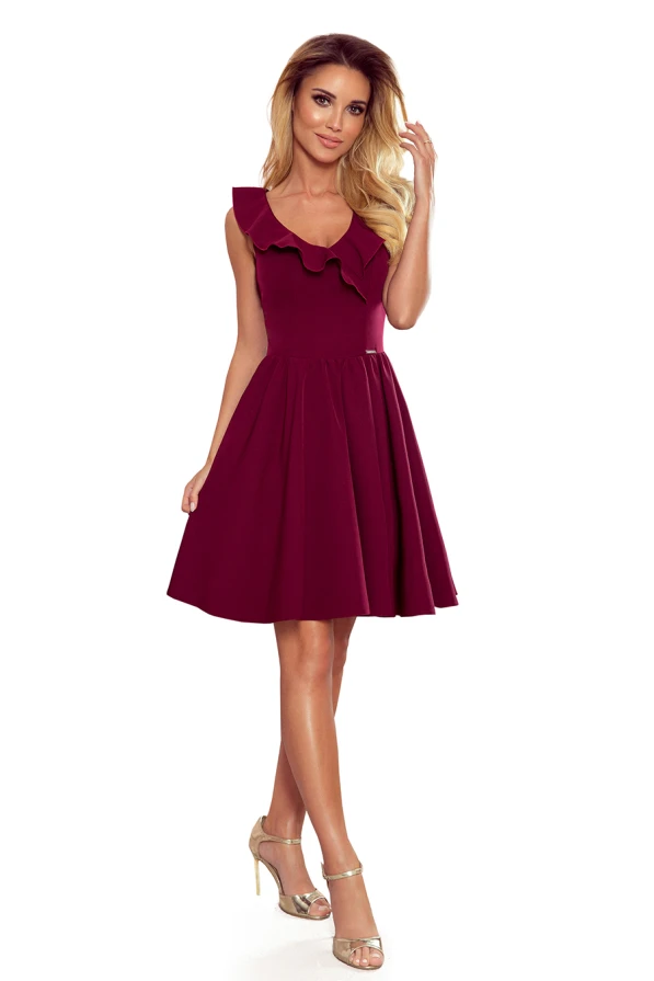 307-3 POLA Kleid mit Rüschen am Ausschnitt - burgunder Farbe