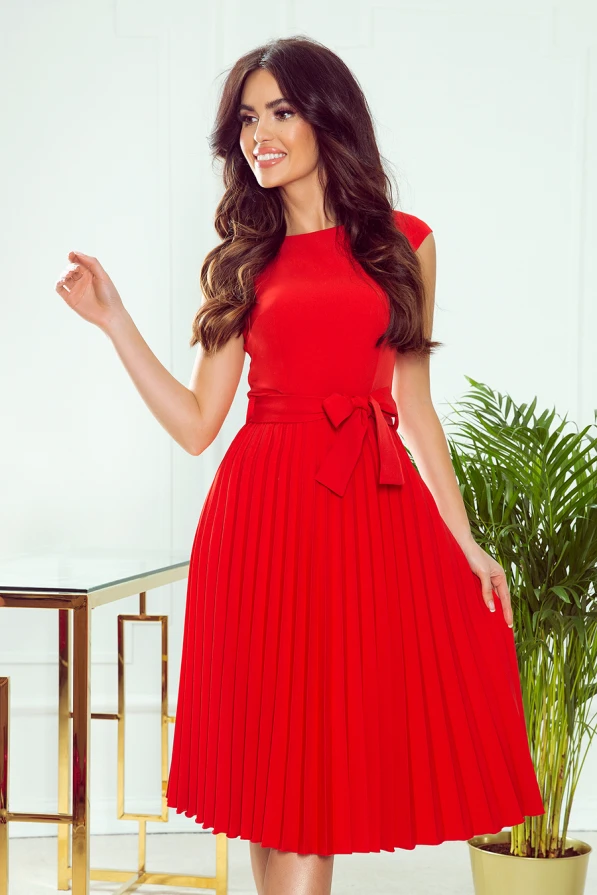 311-1 LILA Plissee-Kleid mit kurzen Ärmeln - rot