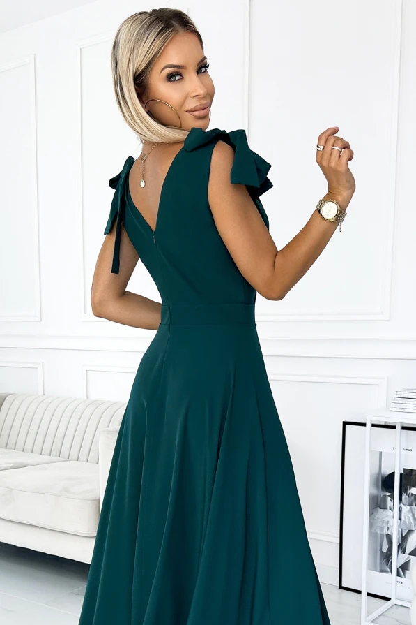 405-4 ELENA Langes Kleid mit Ausschnitt und Bändern an den Schultern - Grün