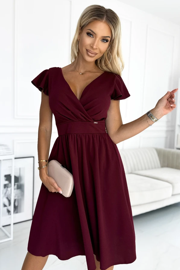 425-4 MATILDE Kleid mit Ausschnitt und kurzen Ärmeln - weinrote Farbe