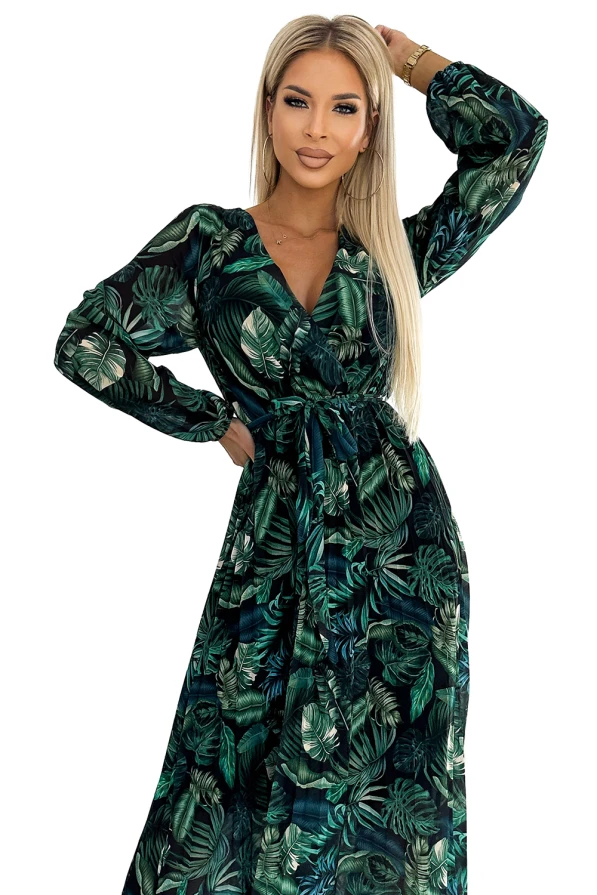511-1 Langes Kleid aus plissiertem Chiffon mit Ausschnitt, langen Ärmeln und Gürtel – grüne Blätter