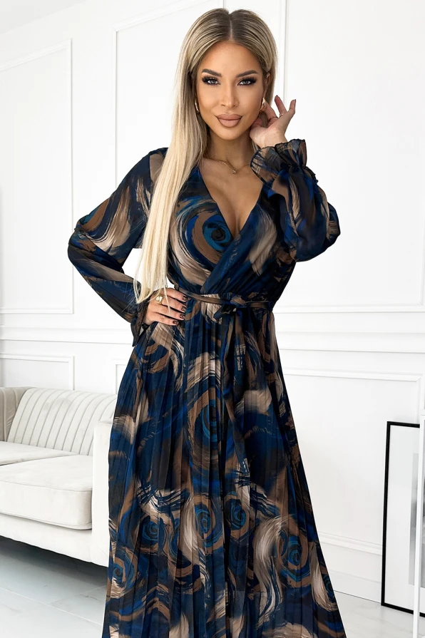 519-1 Langes Kleid aus plissiertem Chiffon mit Ausschnitt, langen Ärmeln und Gürtel - blau-beige Wellen