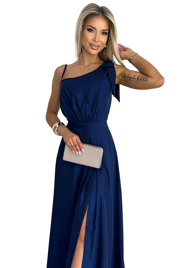 528-1 Langes, glänzendes One-Shoulder-Kleid mit Schleife – Marineblau